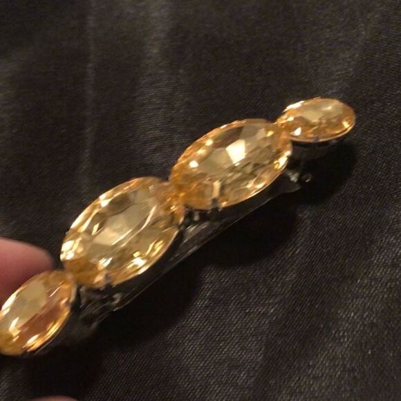 Prom accessory bundle – one choker, two bling bracelets, one jeweled hair clip - Picture 4 of 7